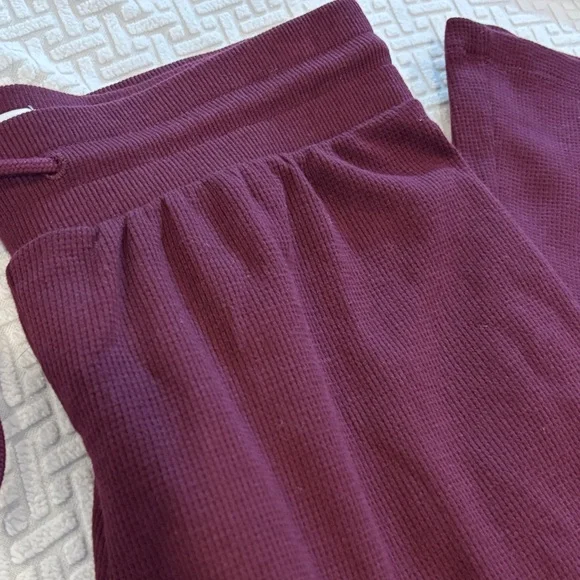 Aritzia Burgundy Lounge Waffle Luxe Pant Sunday Best, never worn, tags removed - Picture 4 of 6
